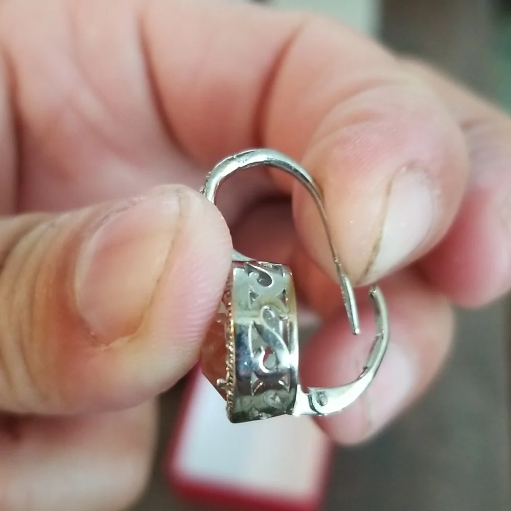 BRAND NEW Swarovski crystal earrings! - Picture 2 of 4